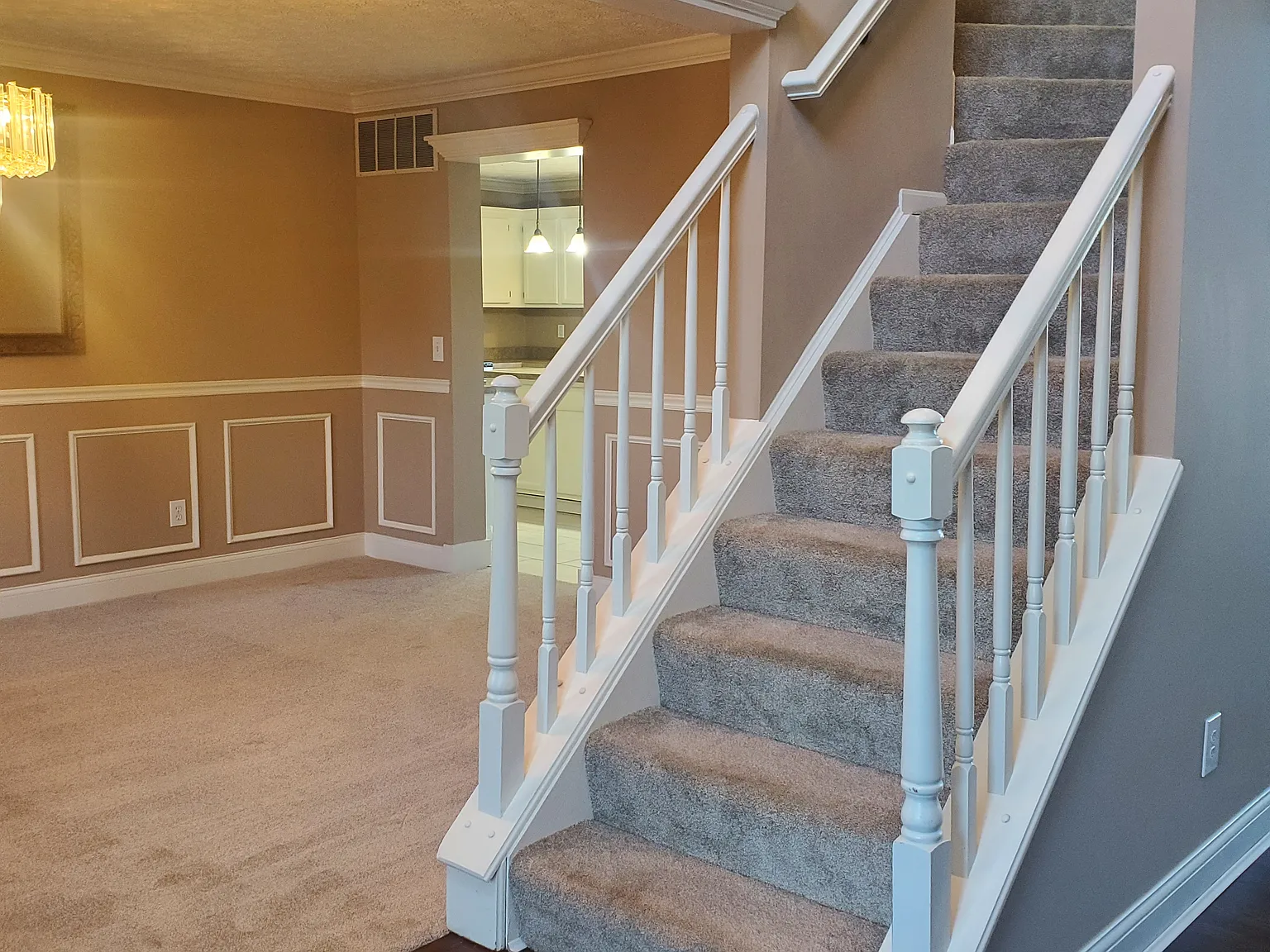 5 bed, 3.5 bath, 2244 sqft, $2,850 — Photo 4