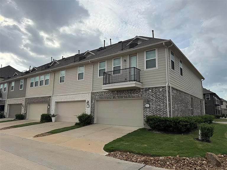 18225 Crystal Knoll Dr — Photo 7