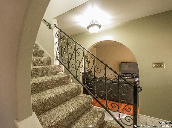 4th image of 138 Encino Grande St