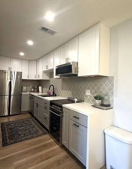 2801 N Los Felices Cir E #D107 — Photo 3