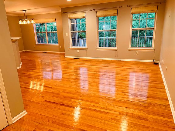 Family room without furniture