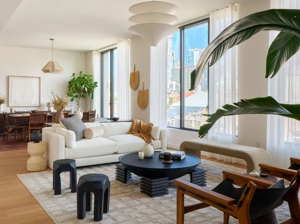 323 Bergen Street image 1 of 13