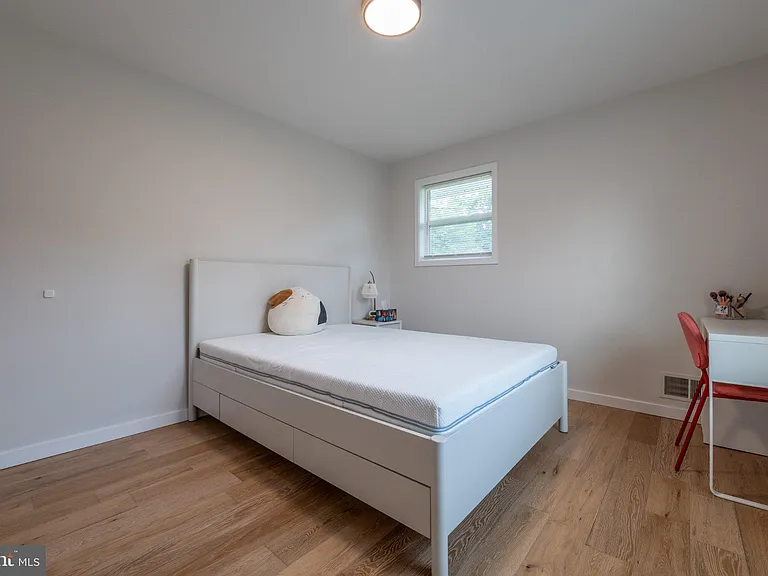 8321 Raymond Ln — Photo 22