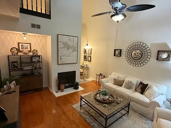 2232 Quail Oak Dr, Baton Rouge, LA 70808