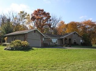 35W015 Duchesne Dr, Dundee, IL
