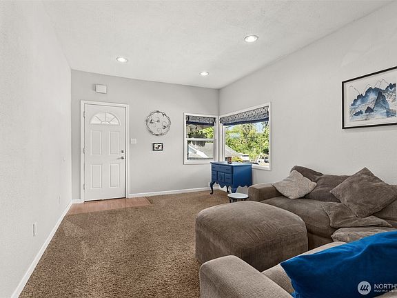 5th image of 613 Cherry Street