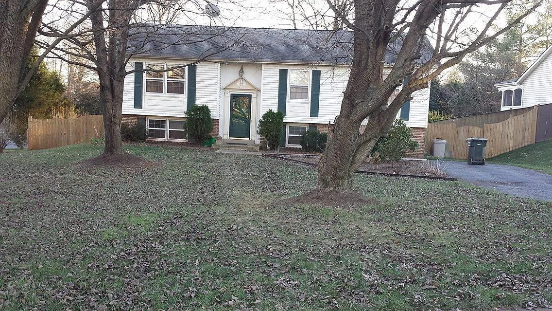 5 bed, 1098 sqft, $3,199 — Photo 2