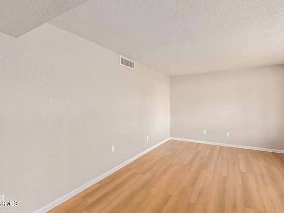 4th image of 4717 E WILLOW Avenue