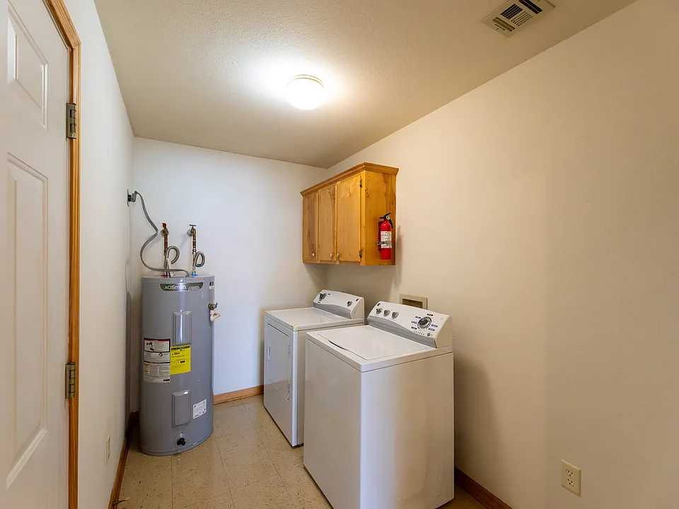 1314_GUILLORY_STREET-laundry_09082026