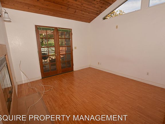 4th image of 738 Mesa Dr #A