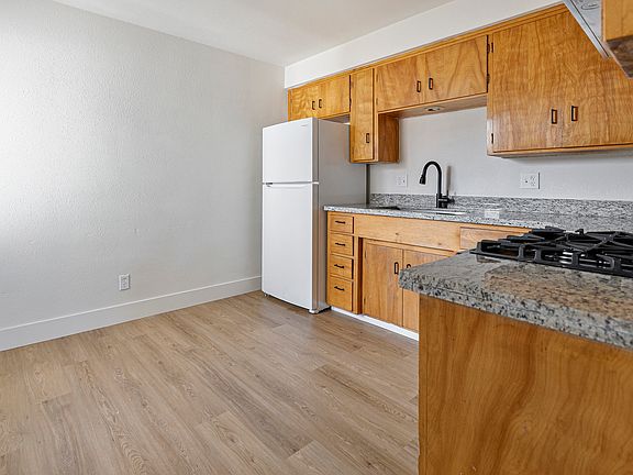 5th image of 1262 S Sunset Dr