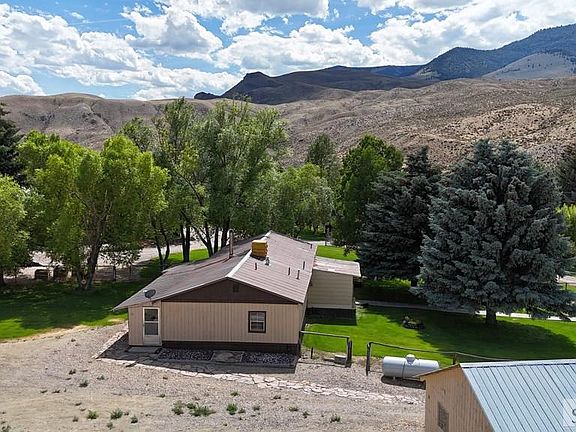 5th image of 425 River Dr