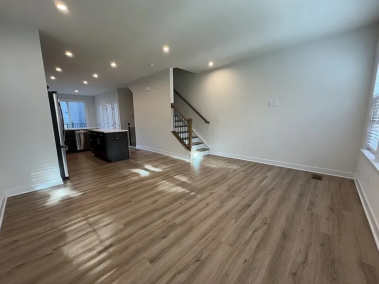 1312 Gleason Way — Photo 4