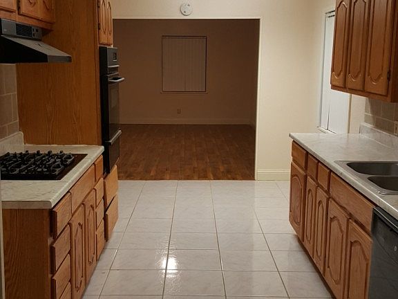 3rd image of 622 Kiowa Cir