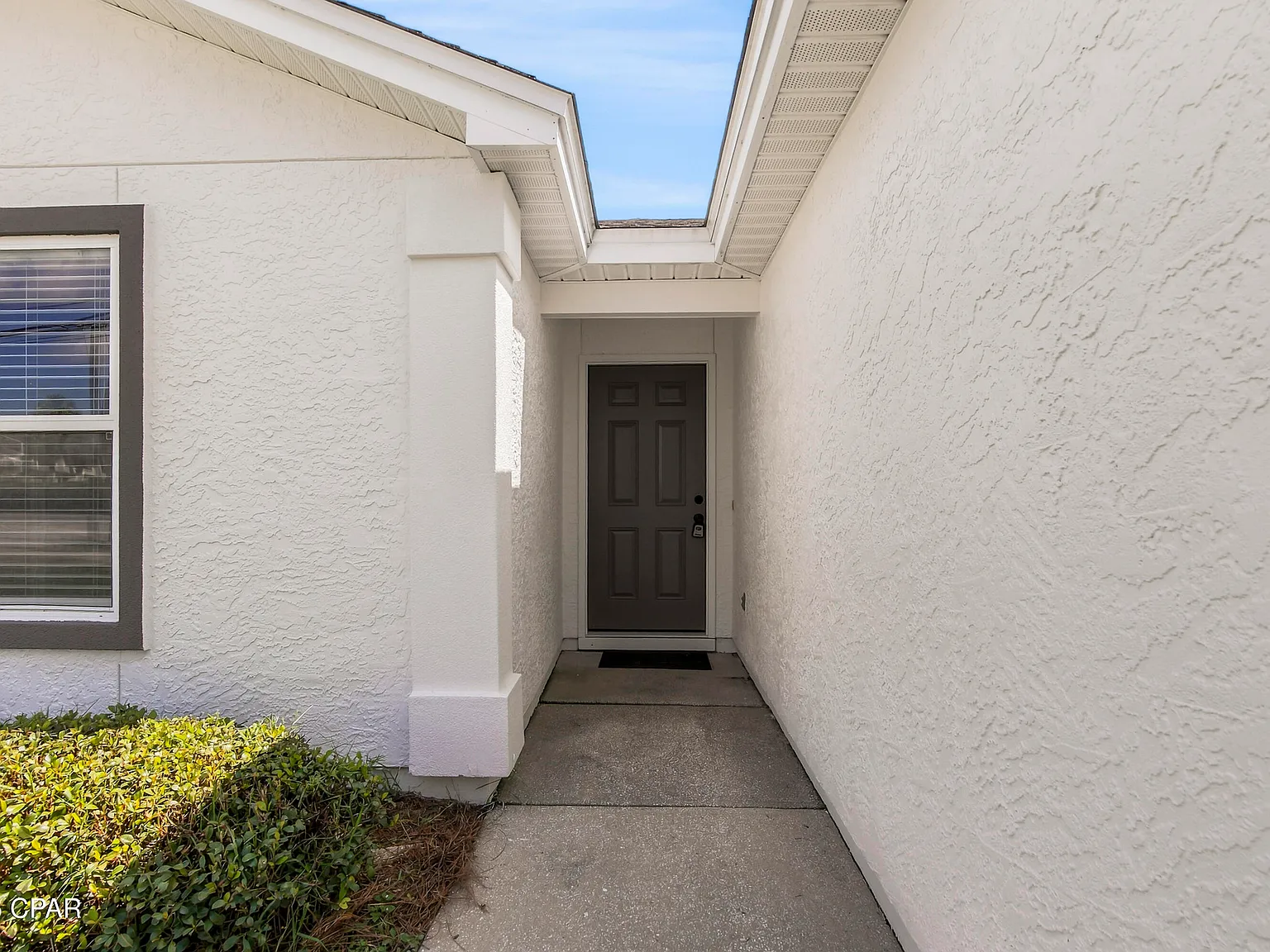 3 bed, 1244 sqft, $2,000 — Photo 2