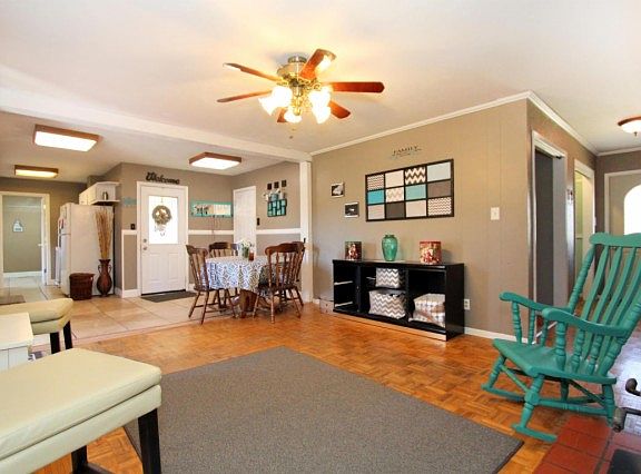 5th image of 1718 Woodhaven Dr