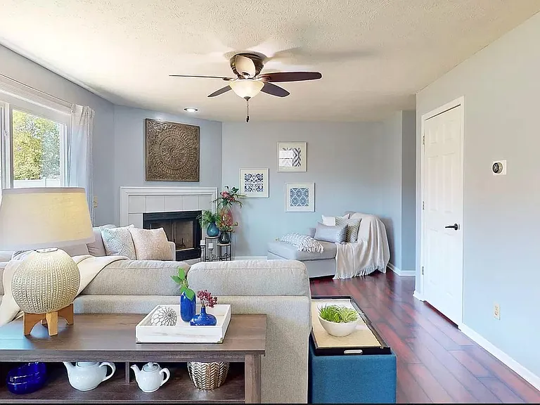 2610 Carrington Ln — Photo 16