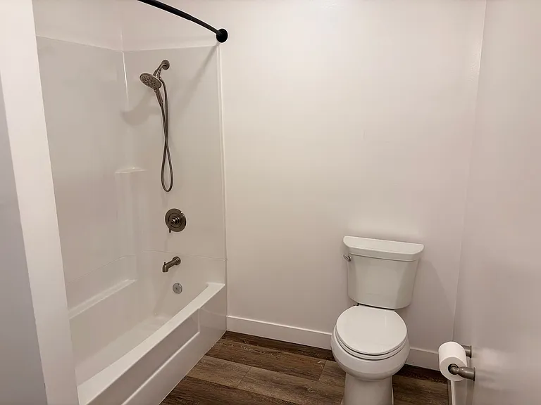 1316 E Grand Ave #104 — Photo 40