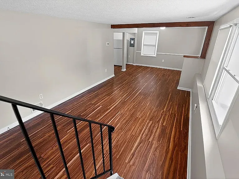 1327 Passage Dr — Photo 4
