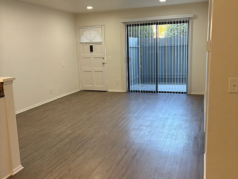 1321 Peckham St #8 — Photo 12