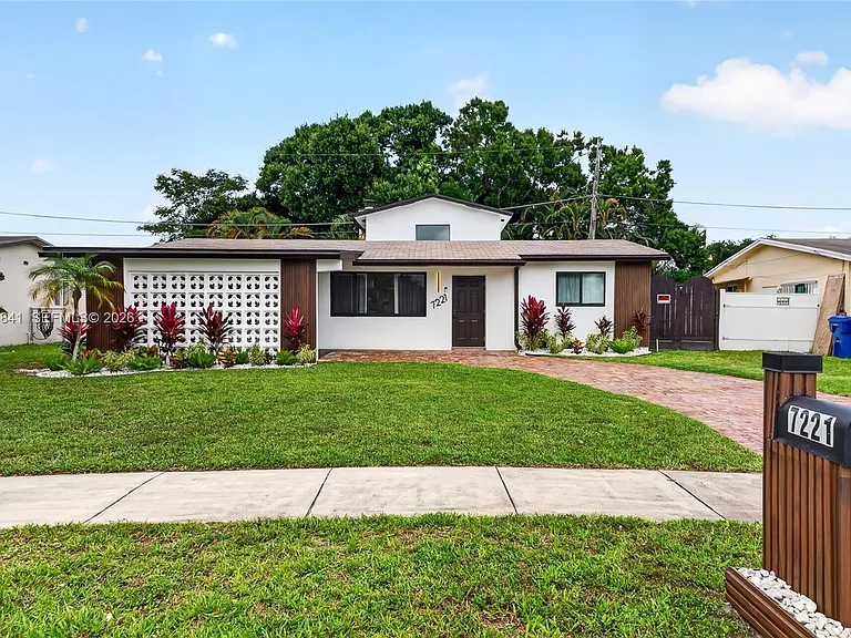 7221 Freedom St — Photo 2