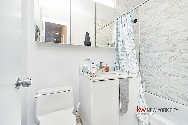Rented by Keller Williams NYC | media 23