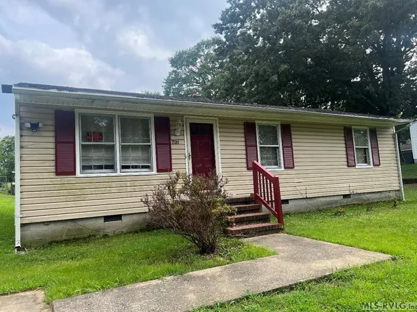 721 Parham St, Emporia, VA 23847