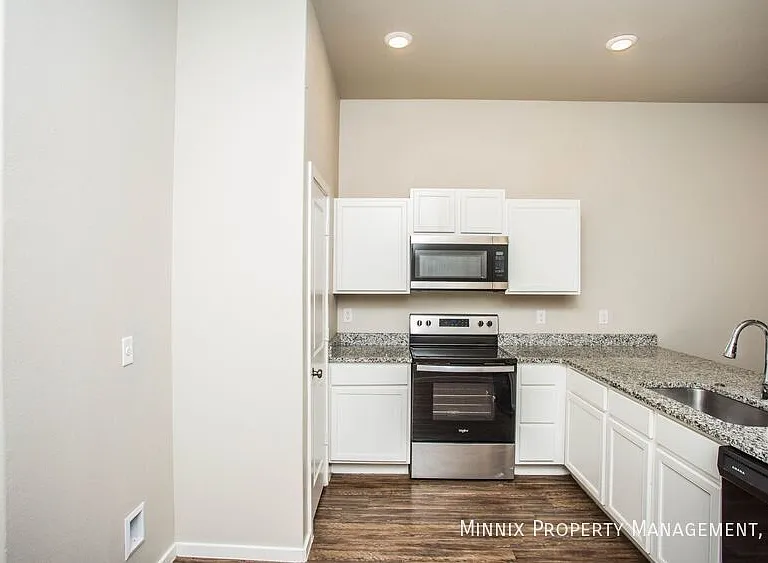 2113 N Jayton Ave #B — Photo 12