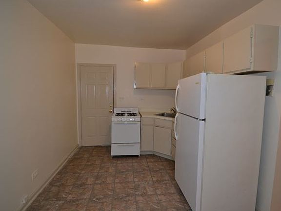 4th image of 5748 N Winthrop Ave #D201