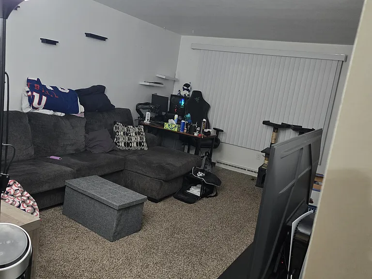 727 N Hawthorne Dr — Photo 2