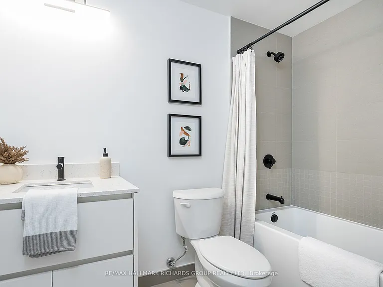 31 Huron St #Penthouse 610 — Photo 11