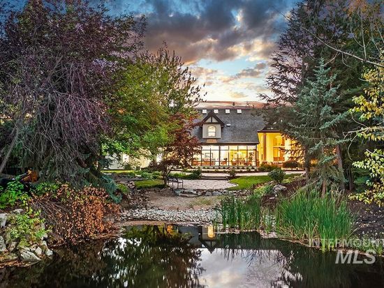 1074 W Two Rivers Ln, Eagle, ID 83616