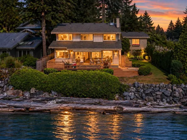 6577 Sunshine Coast Hwy, Sechelt, BC V7Z 0T1