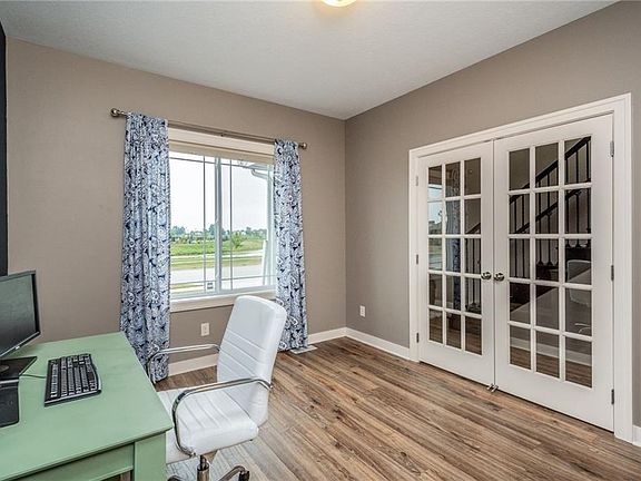 3rd image of 342 NE Westgate Dr