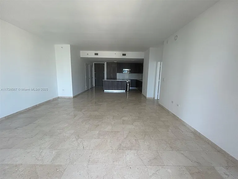 88 SW 7th St #3307 — Photo 12
