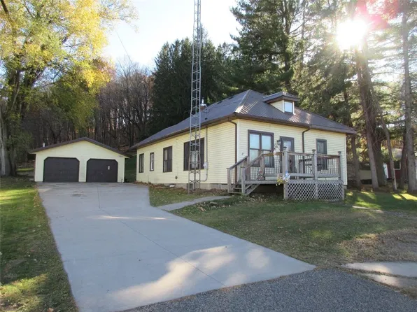 708 Main Street, Knapp, WI 54749