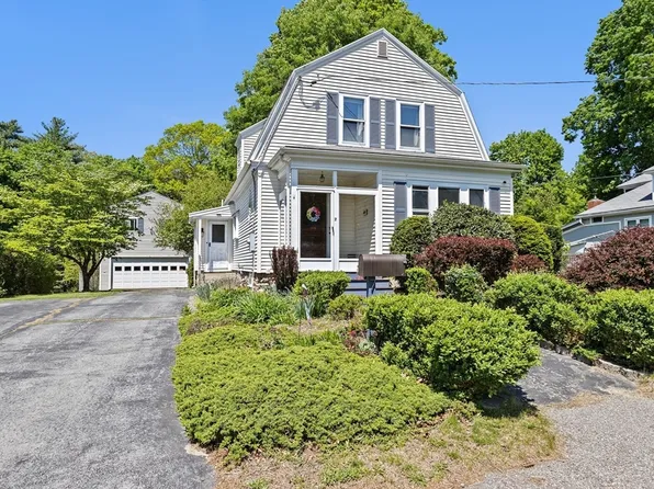 7 Warren Ave, Middleboro, MA 02346