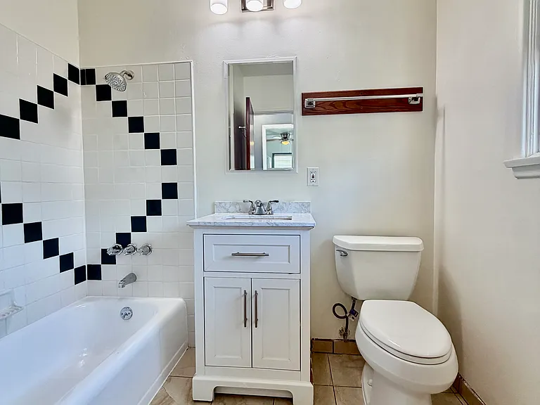 3321 E 17th St #3321 — Photo 11