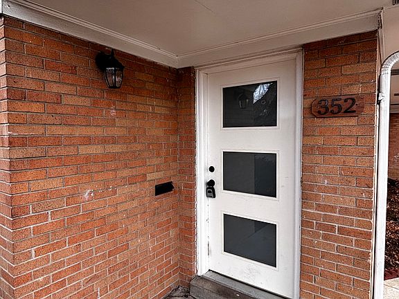 2nd image of 352 Laurel St #352