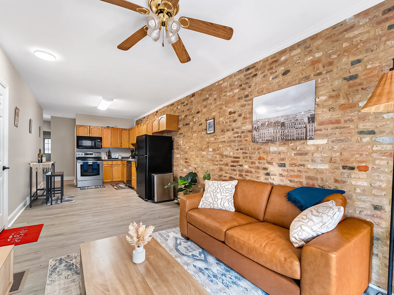 1 bed, 800 sqft, $1,550 — Photo 2