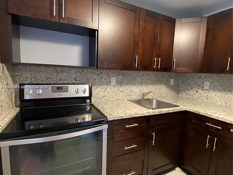 1735 W 60th St #M301 — Photo 5