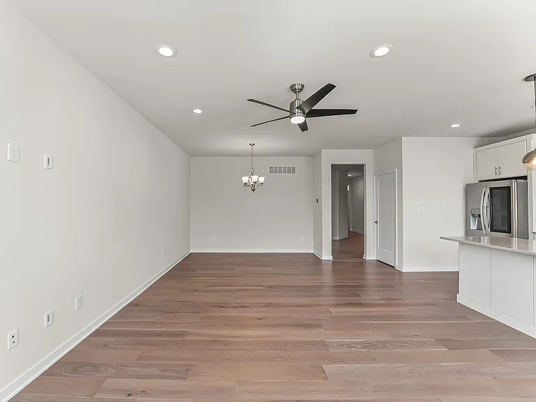 178 Kennedy Dr — Photo 6