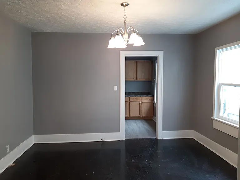 220 Fernwood Ave — Photo 2