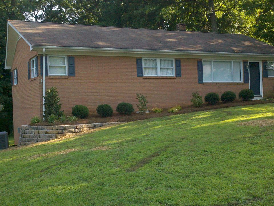 New stone landscape wall