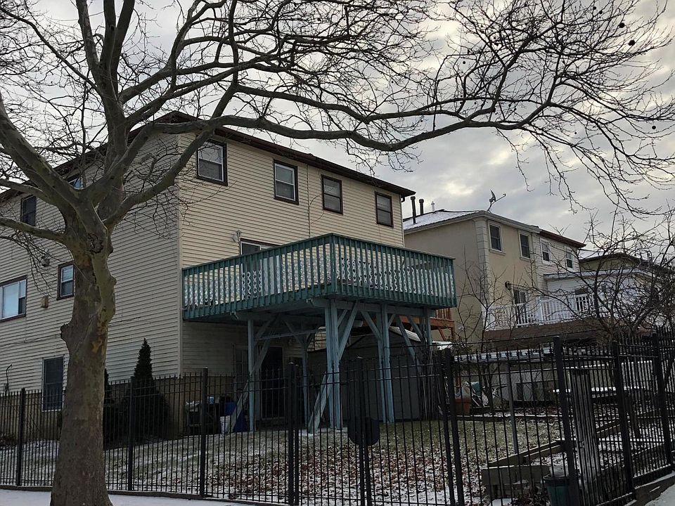 2nd image of 4 Rubenstein St