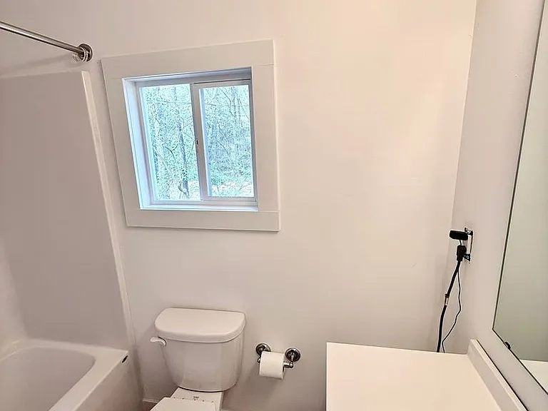 120 Lakeview St — Photo 6