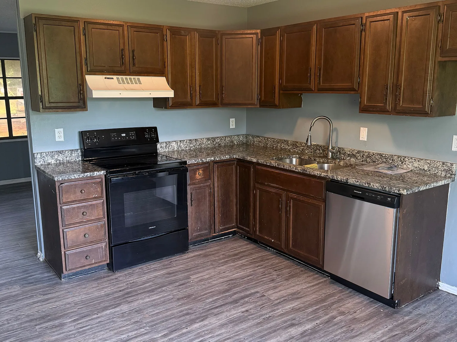 4 bed, 1.5 bath, 1104 sqft, $1,345 — Photo 3