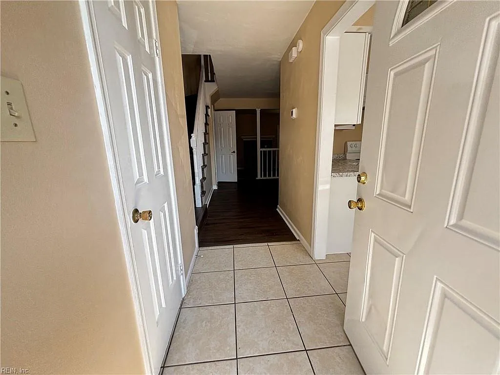 2 bed, 2.5 bath, 1416 sqft, $1,550 — Photo 2