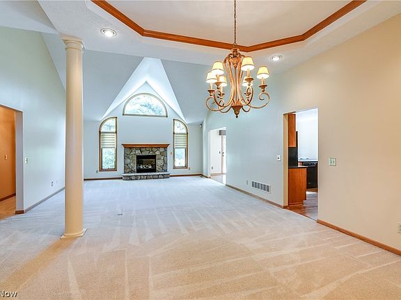 4th image of 357 Green Spruce Dr