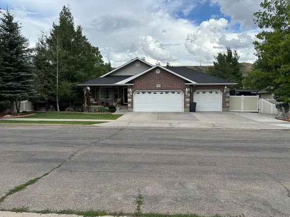 323 Clarkson Ave, Evanston, WY 82930